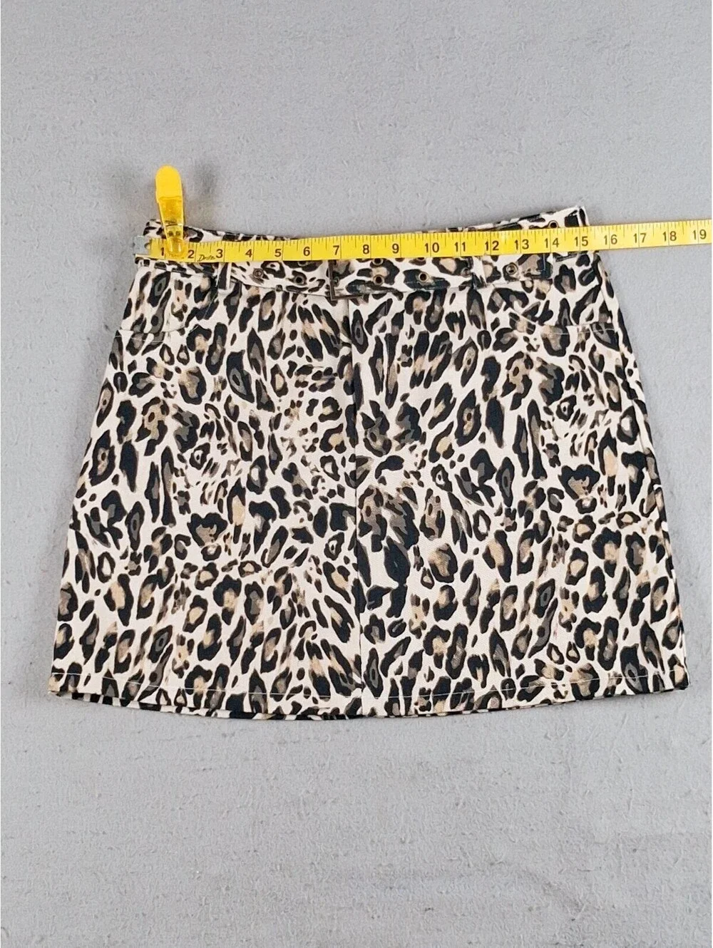 Francesca's Mi Ami Leopard Print Belted Denim Mini Skirt Medium Womens